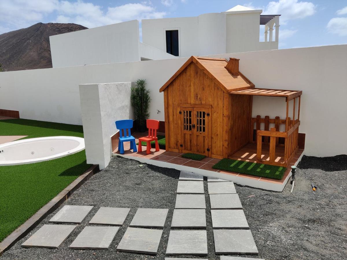 פלאיה בלנקה Villa Lanzarote Deluxe & Spa Pool מראה חיצוני תמונה