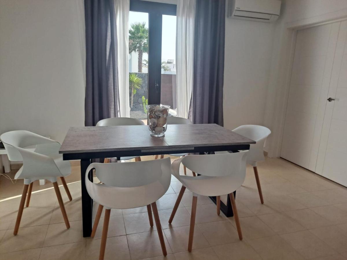 פלאיה בלנקה Villa Lanzarote Deluxe & Spa Pool מראה חיצוני תמונה