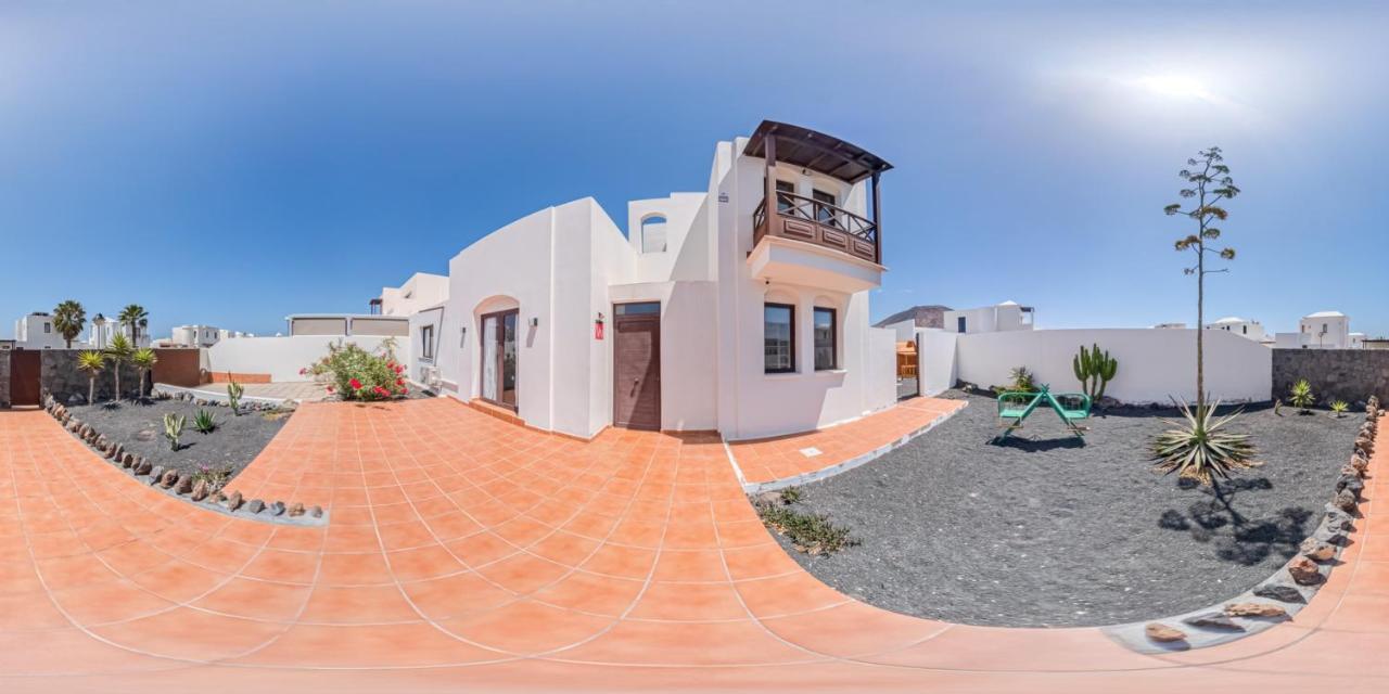 פלאיה בלנקה Villa Lanzarote Deluxe & Spa Pool מראה חיצוני תמונה