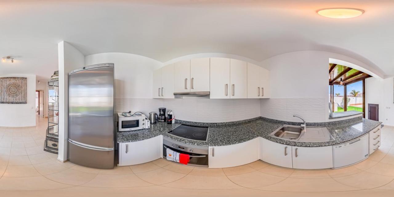 פלאיה בלנקה Villa Lanzarote Deluxe & Spa Pool מראה חיצוני תמונה