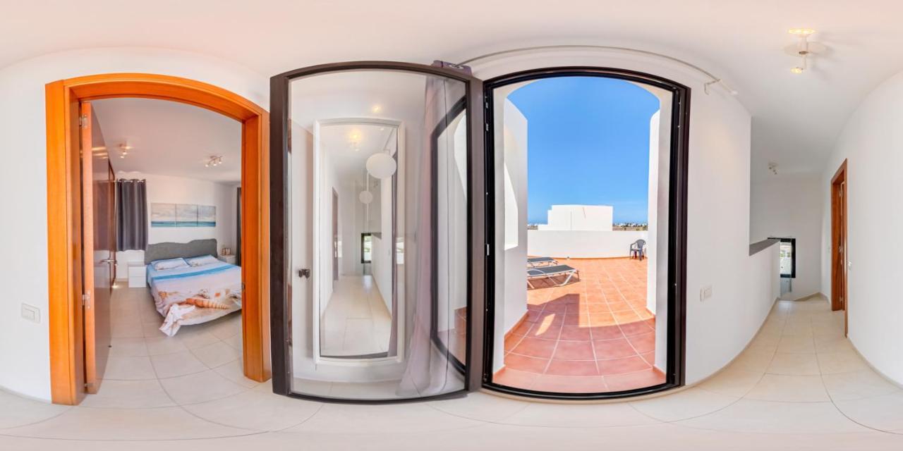 פלאיה בלנקה Villa Lanzarote Deluxe & Spa Pool מראה חיצוני תמונה