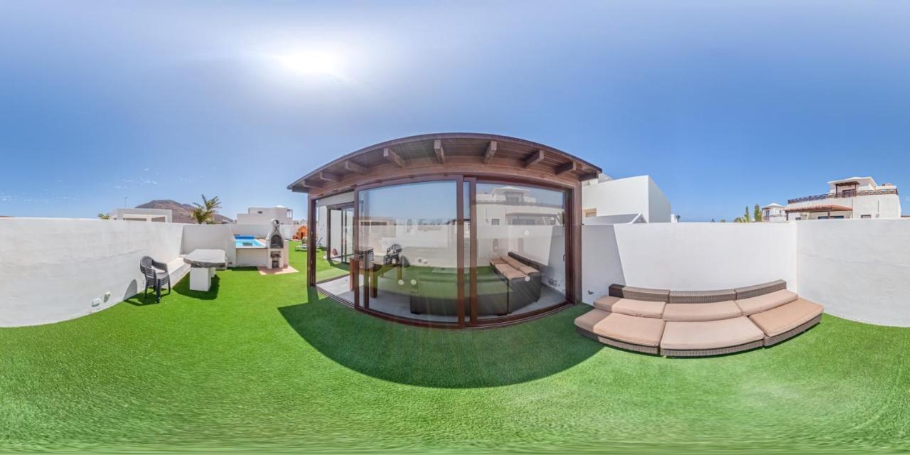 פלאיה בלנקה Villa Lanzarote Deluxe & Spa Pool מראה חיצוני תמונה