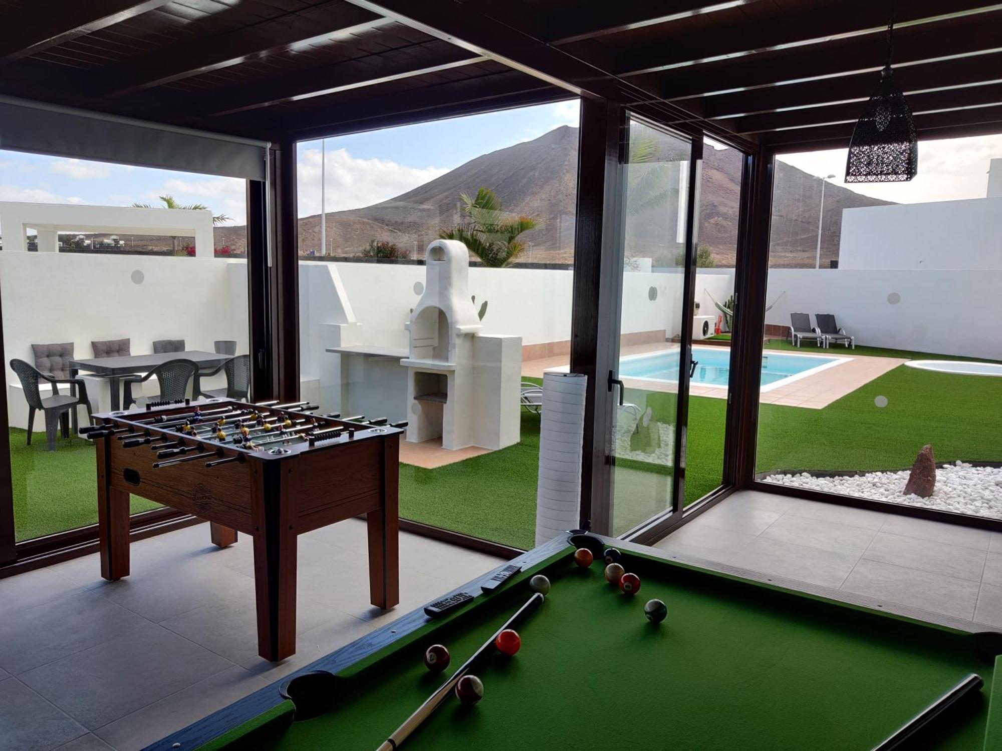 פלאיה בלנקה Villa Lanzarote Deluxe & Spa Pool מראה חיצוני תמונה