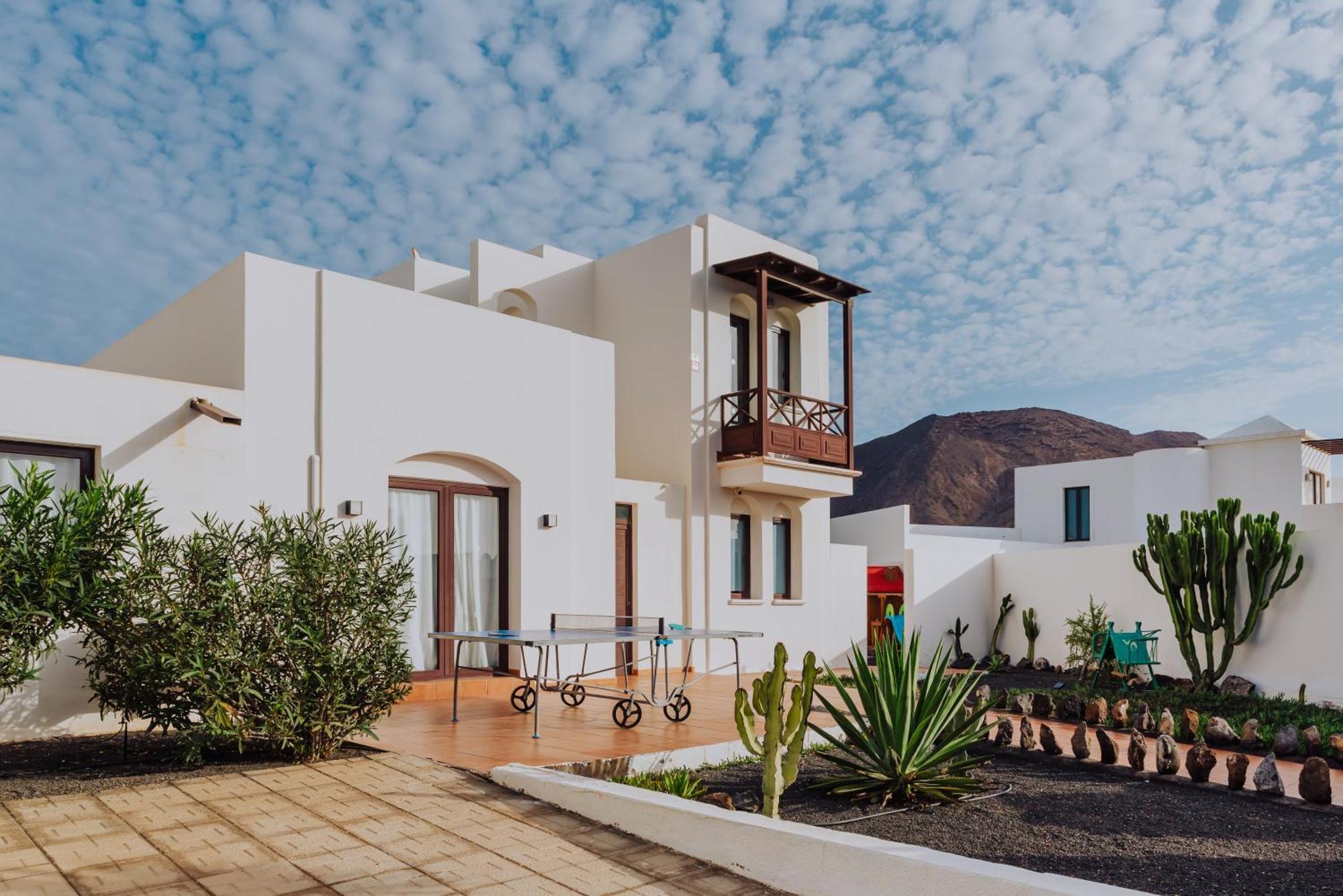 פלאיה בלנקה Villa Lanzarote Deluxe & Spa Pool מראה חיצוני תמונה