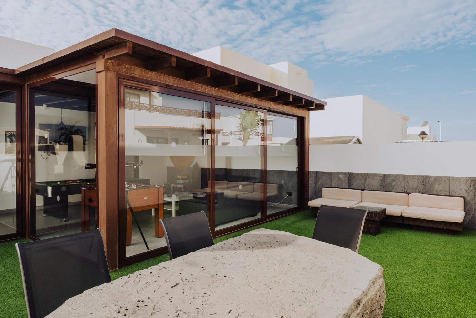 פלאיה בלנקה Villa Lanzarote Deluxe & Spa Pool מראה חיצוני תמונה